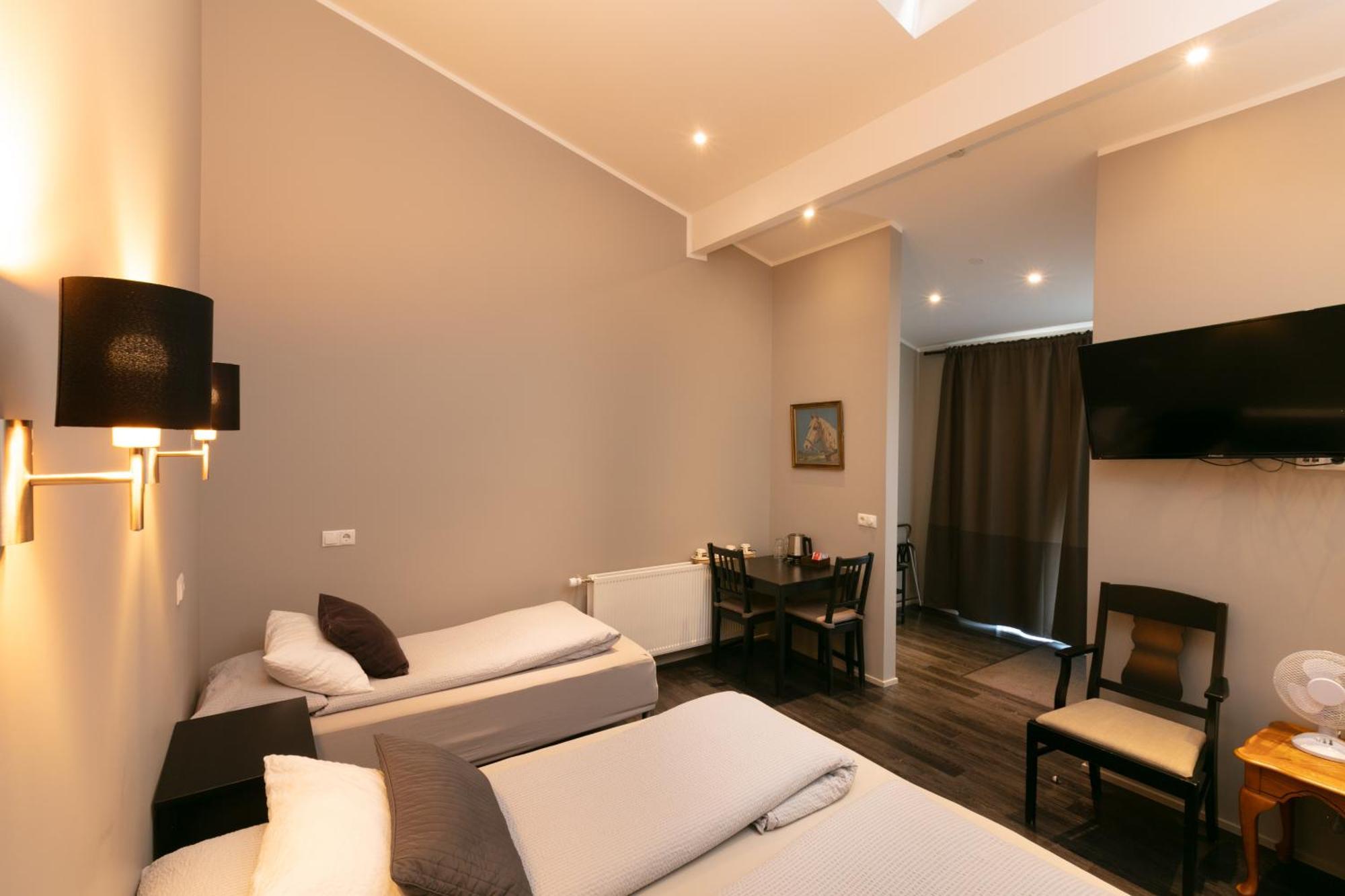 Karuna Guesthouse Saudarkrokur エクステリア 写真